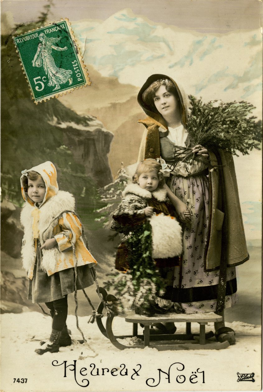 そり、フランスのクリスマスカード（色付き写真）を持つ家族 作： フランスの写真家