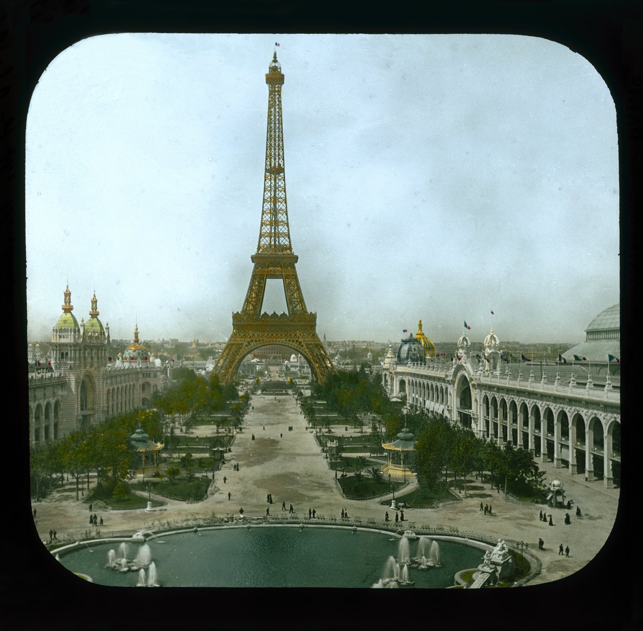 パリ万博：シャンドマルスとエッフェル塔、1900年（ランタンスライド） 作： フランスの写真家