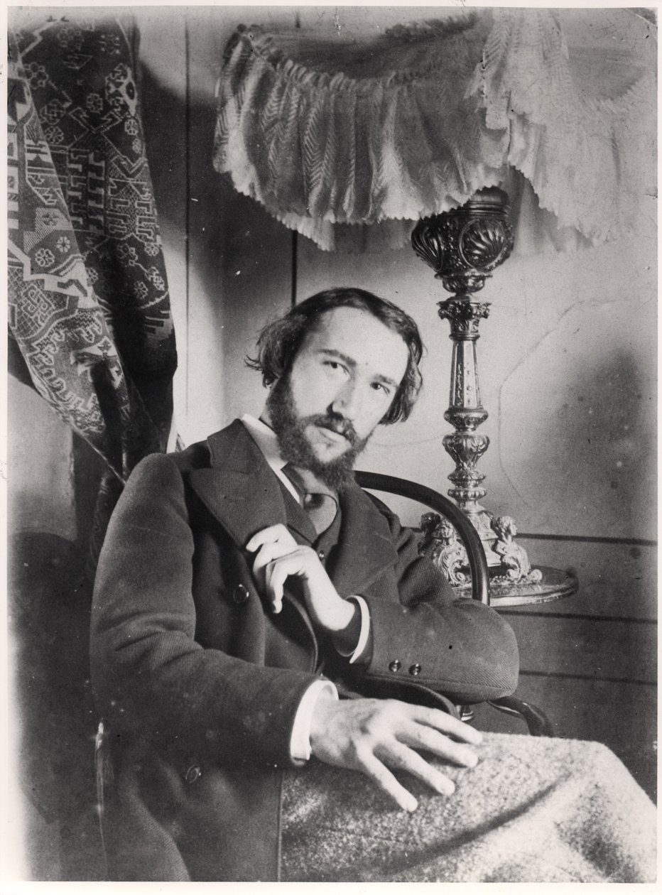 アンドレギデ（1869〜1951）の肖像画（1894年、パリのアパート） 作： フランスの写真家