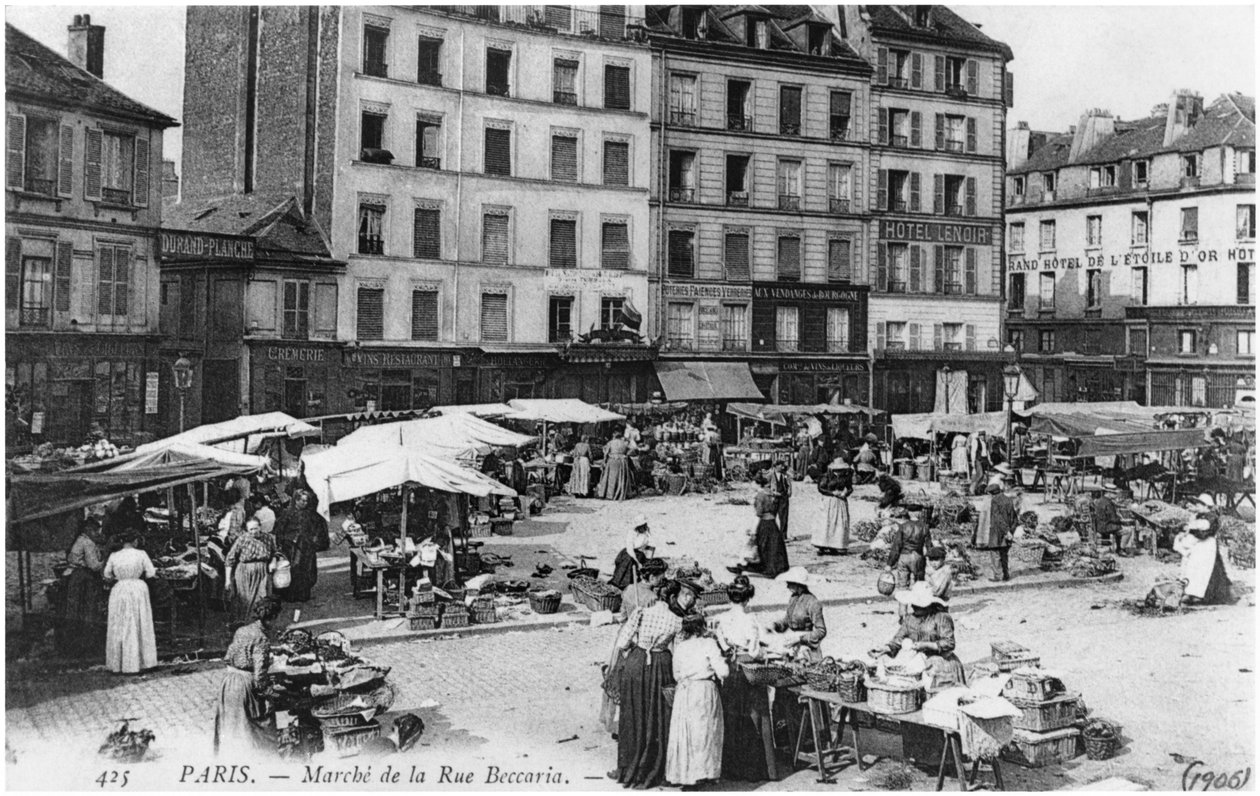 1906年にパリのダグリエール広場とマルケルノワール、ベッカリア通りを描いたポストカード 作： フランスの写真家