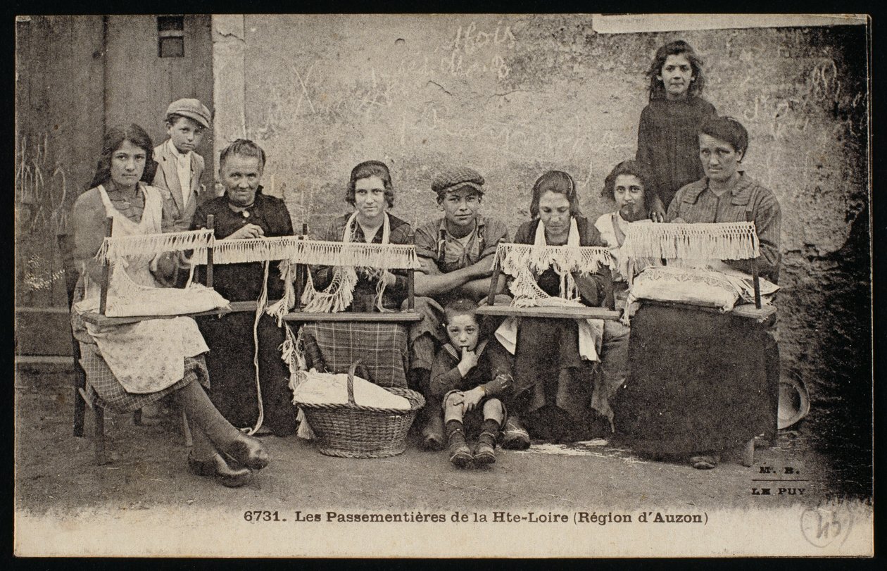 1900年頃のオーゾン地方の柔らかな家具メーカーの絵葉書 作： フランスの写真家