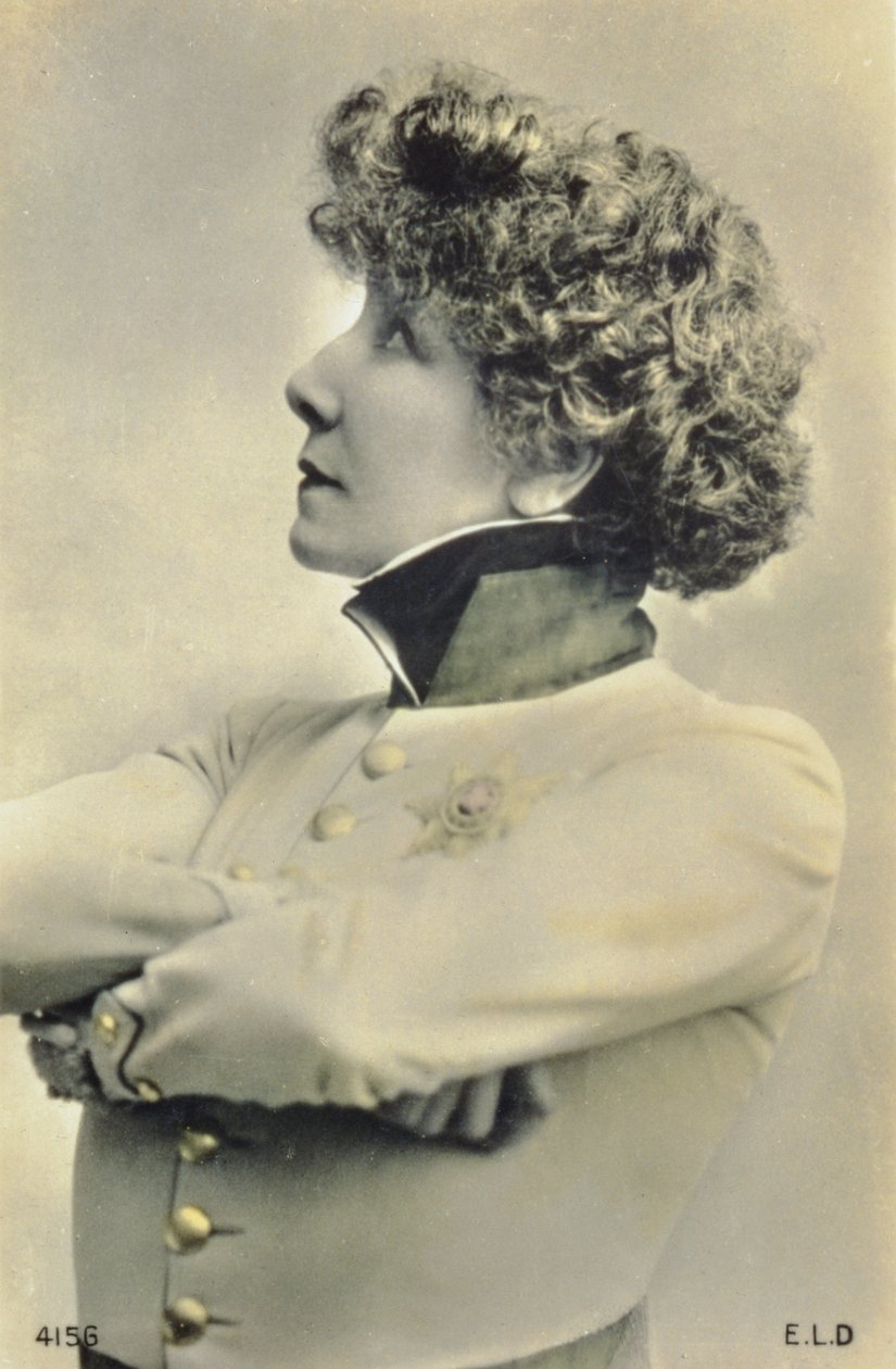 女優サラベルナール（1844-1923）を示すポストカード 作： フランスの写真家