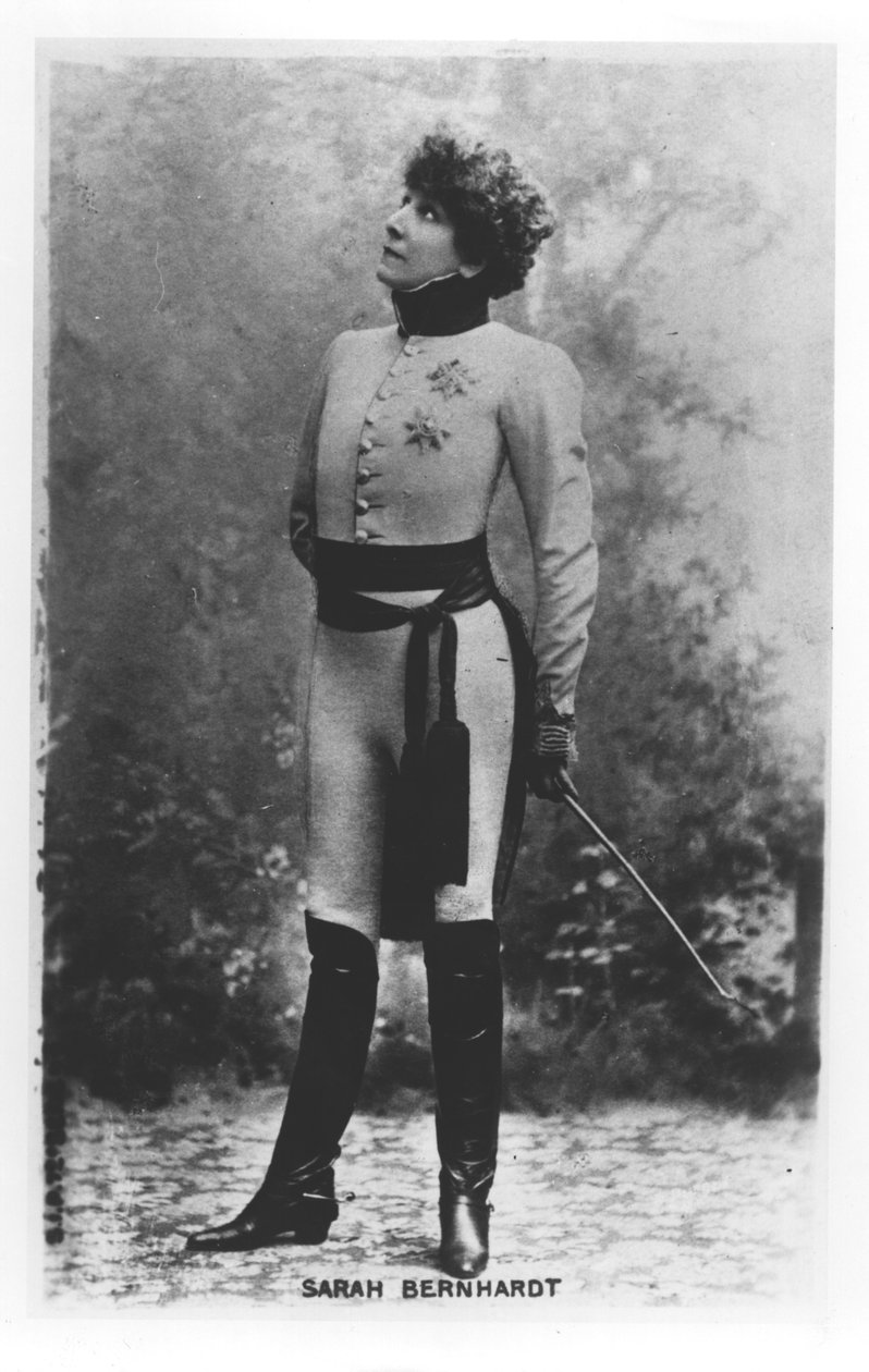 エドモンド・ロスタンド（1868-1918）1900年によるLAiglonのサラ・ベルナール（1844-1923） 作： フランスの写真家