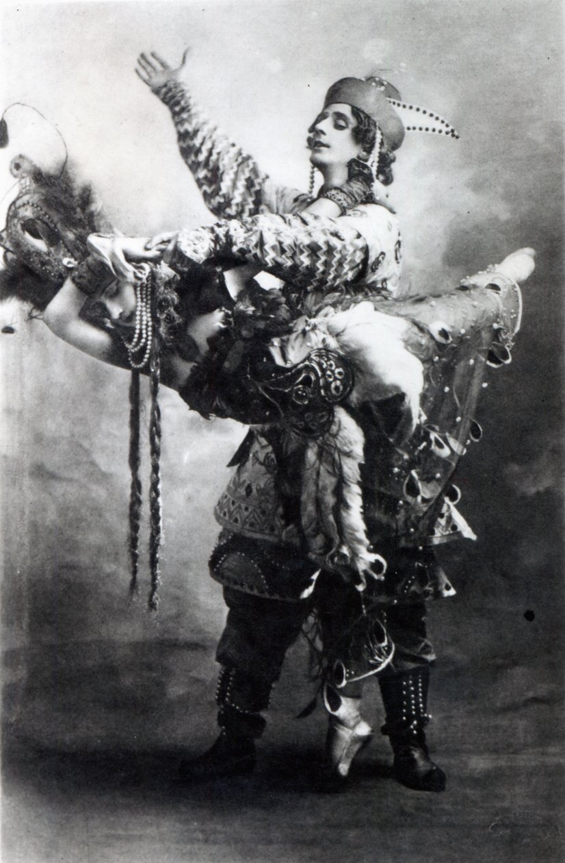 タマラカルサビナとミシェルフォカイン「ファイアバード」、1910年 作： フランスの写真家