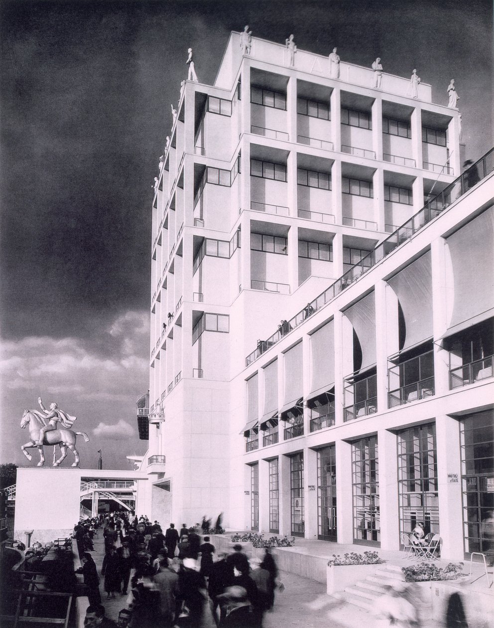 パリ国際博覧会、1937年にイタリアの建物 作： フランスの写真家