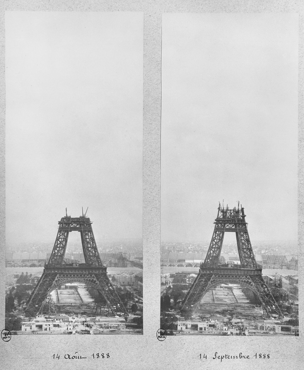 1888年8月14日と9月14日のパリ、エッフェル塔の建設の2つのビュー 作： フランスの写真家