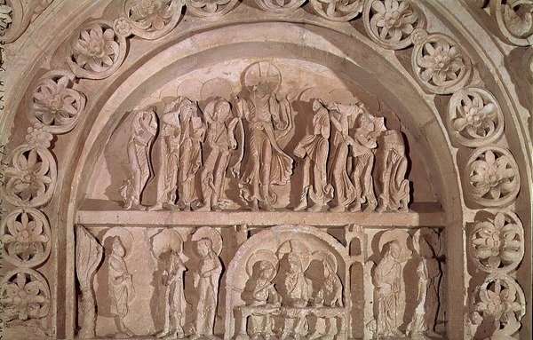 左手の門の鼓膜、エマオの昇天と晩餐、1150年頃（石灰岩） 作： フランス語学校