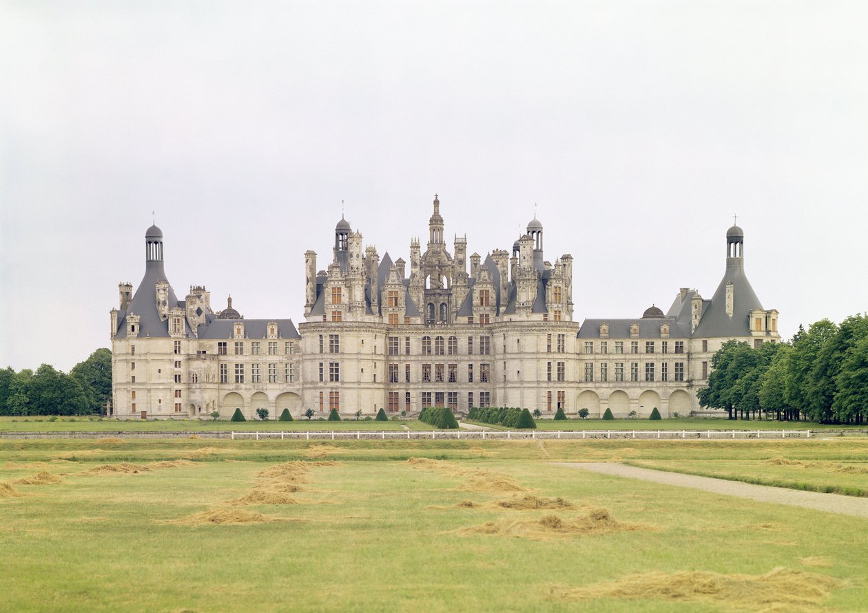 1519-46年に建てられた北西のファサードの眺め 作： フランス語学校