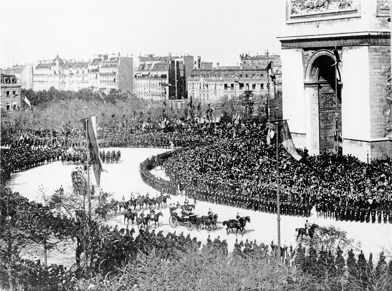 ニコライ2世がパリを訪問、1896年 作： フランスの写真家