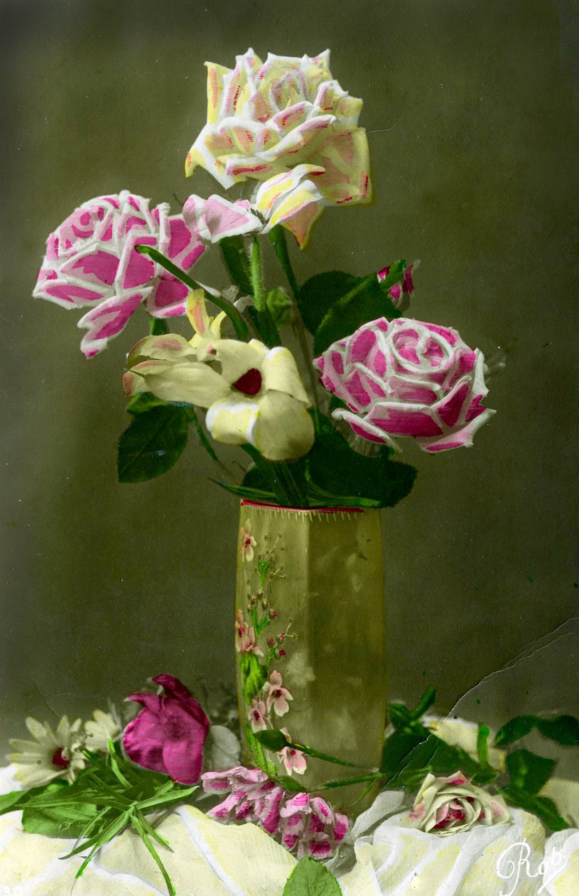薔薇の花瓶c.1898（手彩色写真） 作： フランス語学校