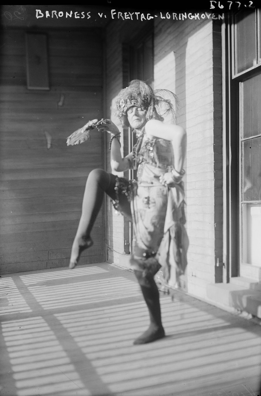 男爵夫人フォン・フライタグ・ローリングホーフェン、1915年頃 作： ジョージ・グランサム・ベイン