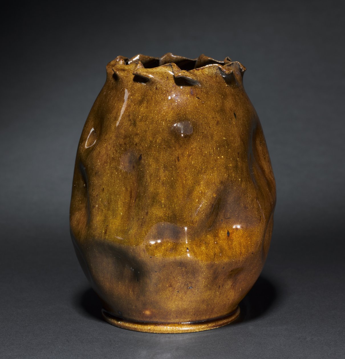 花瓶、1900年頃（ストーンウェア 作： ジョージE.耳