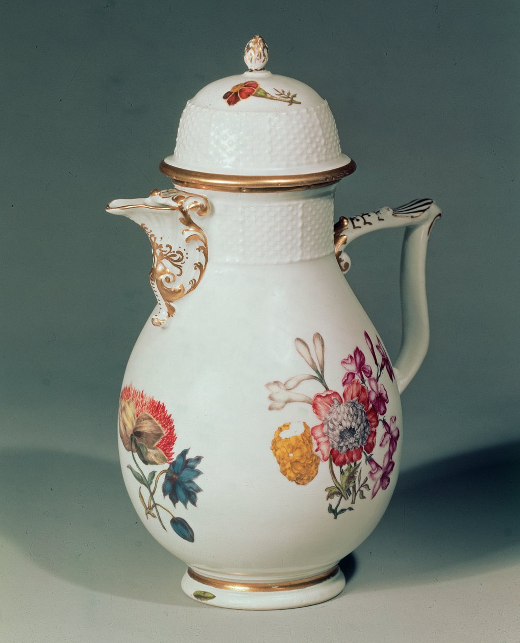 マイセンコーヒーポット、1740-50年頃（磁器） 作： ドイツ語学校