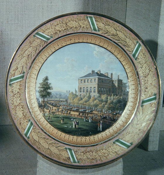 騎兵隊のパレードがあるApsley Houseのシーンで飾られたマイセンプレート、1818年頃（磁器） 作： ドイツ語学校