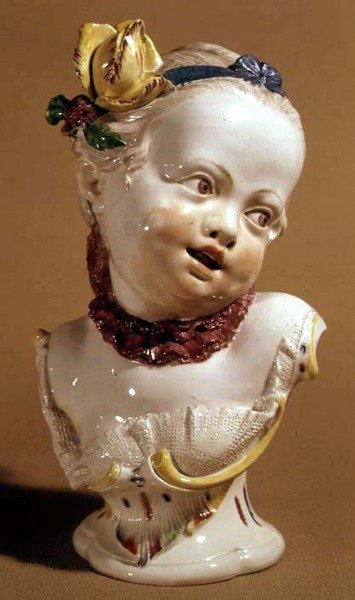 少女のニンフェンベルグの胸像、1761年（磁器） 作： ドイツ語学校