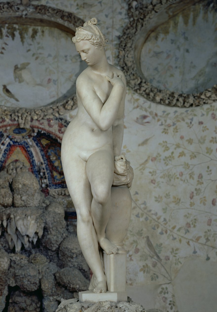 金星は彼女の浴室から足を踏み出す、1573年（大理石） 作： ジャンボローニャ