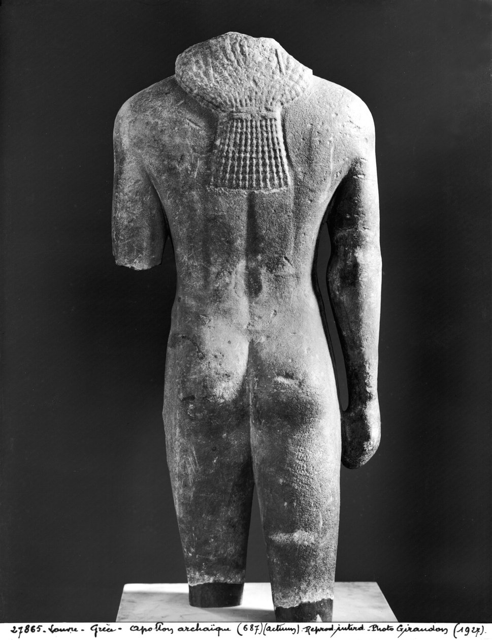 アクロス出身のコウロスの胴体、紀元前550年頃（大理石）（24997も参照） 作： ギリシャ語