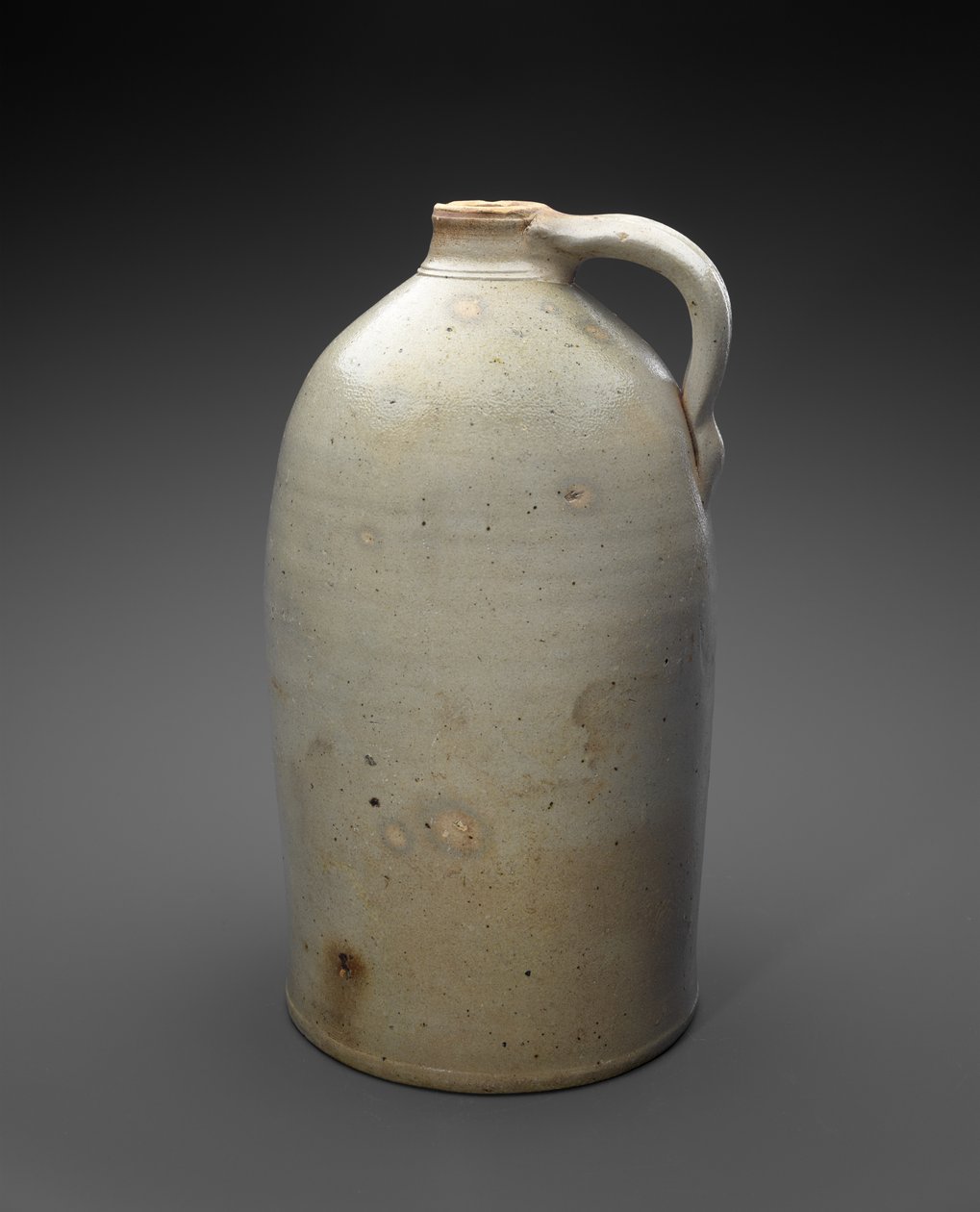 水差し、c。 1873-1882（塩釉石器） 作： アイザックサトルズ陶器