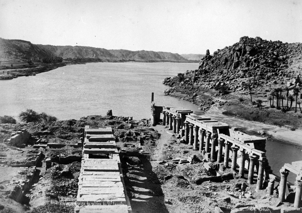 フィラエ、1880年頃の大寺院のパイロンから 作： J・パスカル・セバ