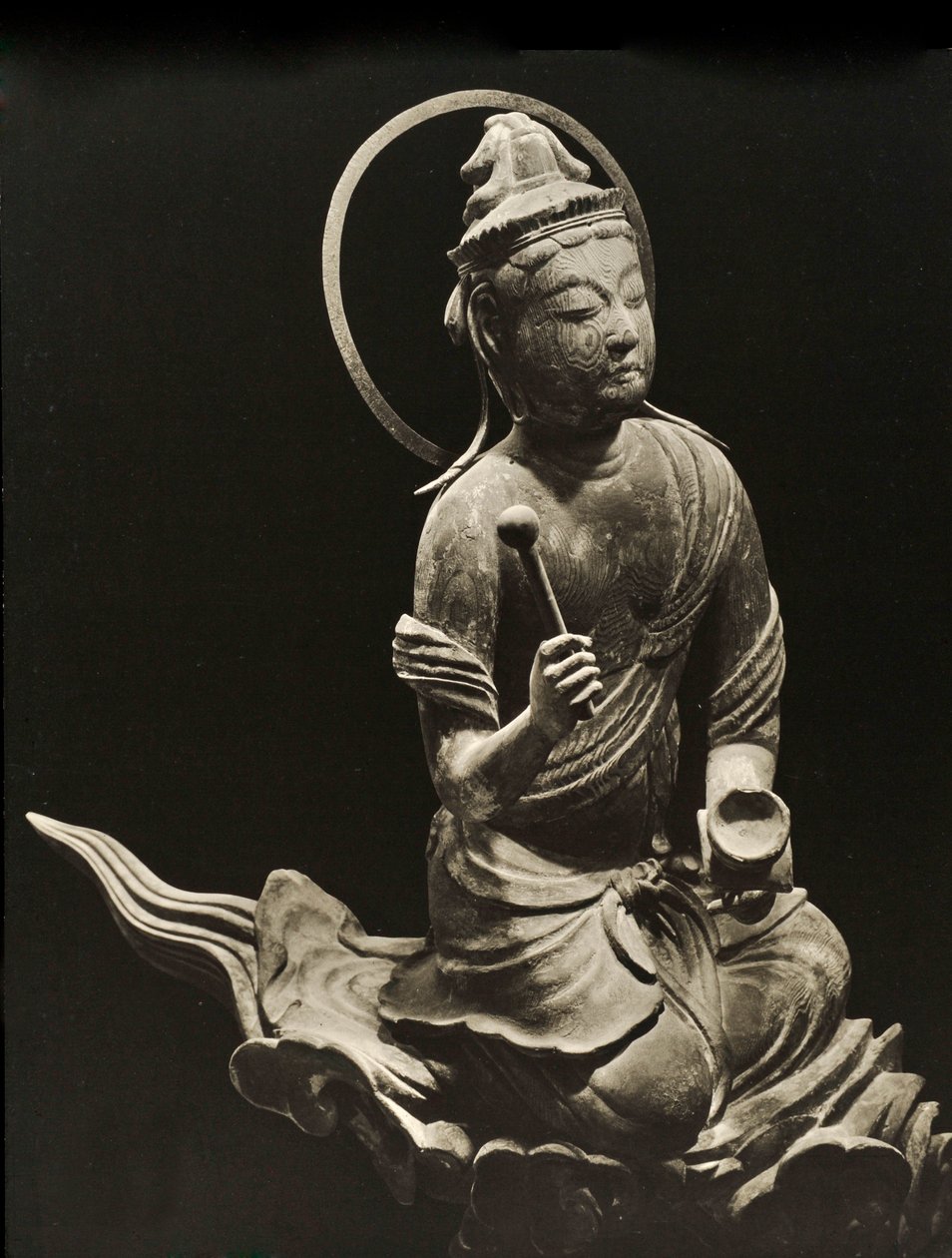 楽器を弾く菩薩、11世紀、平安時代後期、平等院、京都、1950 作： 日本の写真家