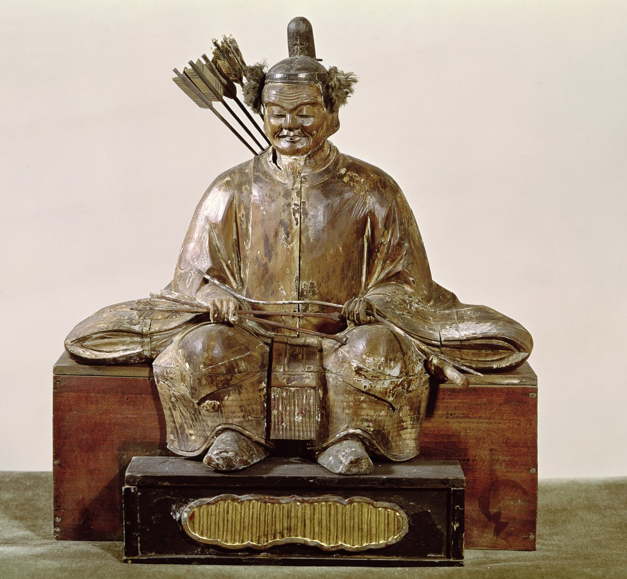 室町時代の祭祀衣さだいじん（ポリクロームウッド） 作： 日本語学校