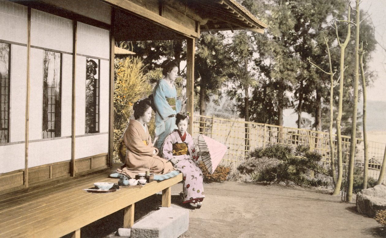 レディース・アット・ホーム、1890年代。 作： 日本の写真家