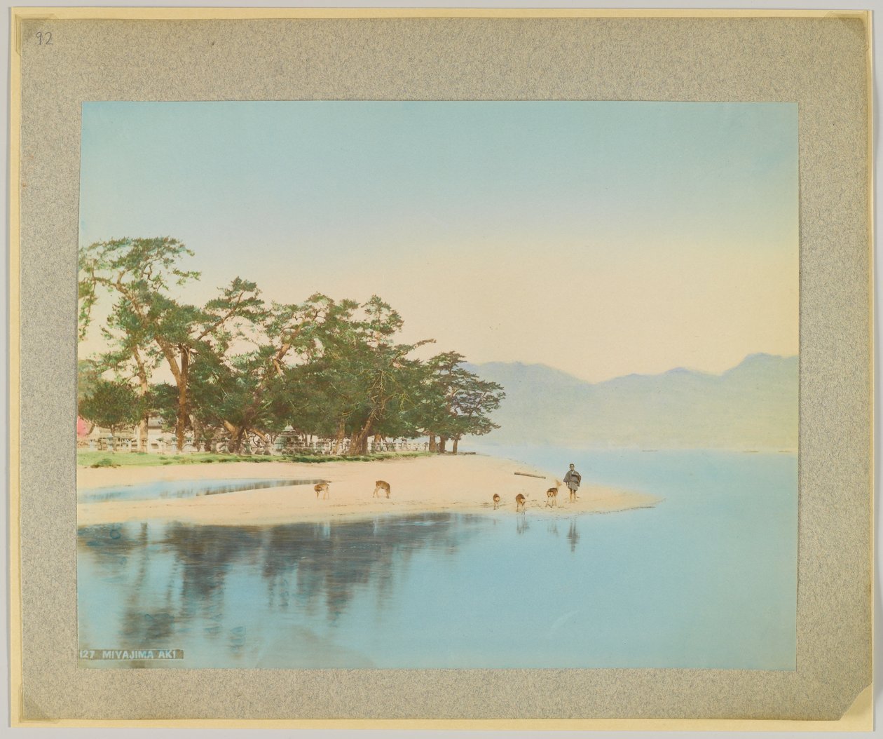 宮島、日本（手彩色のモノクロ写真 作： 日本の写真家