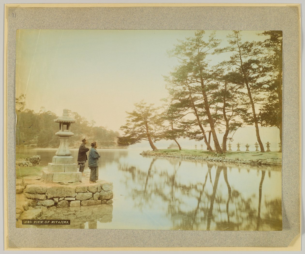 宮島の風景（手彩色のモノクロ写真 作： 日本の写真家