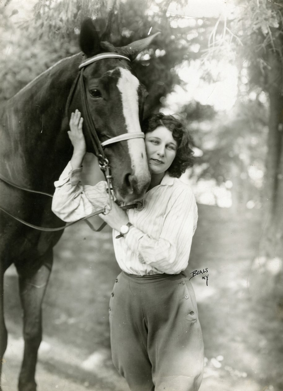 ジュディス・アンダーソン 1917-24年頃 （ゼラチンシルバー写真 作： ジェシーターボックスビール