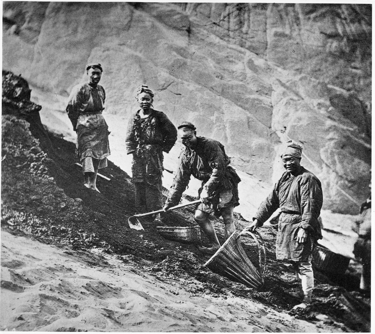 中国の炭鉱夫、1867年から72年 作： ジョン・トムソン