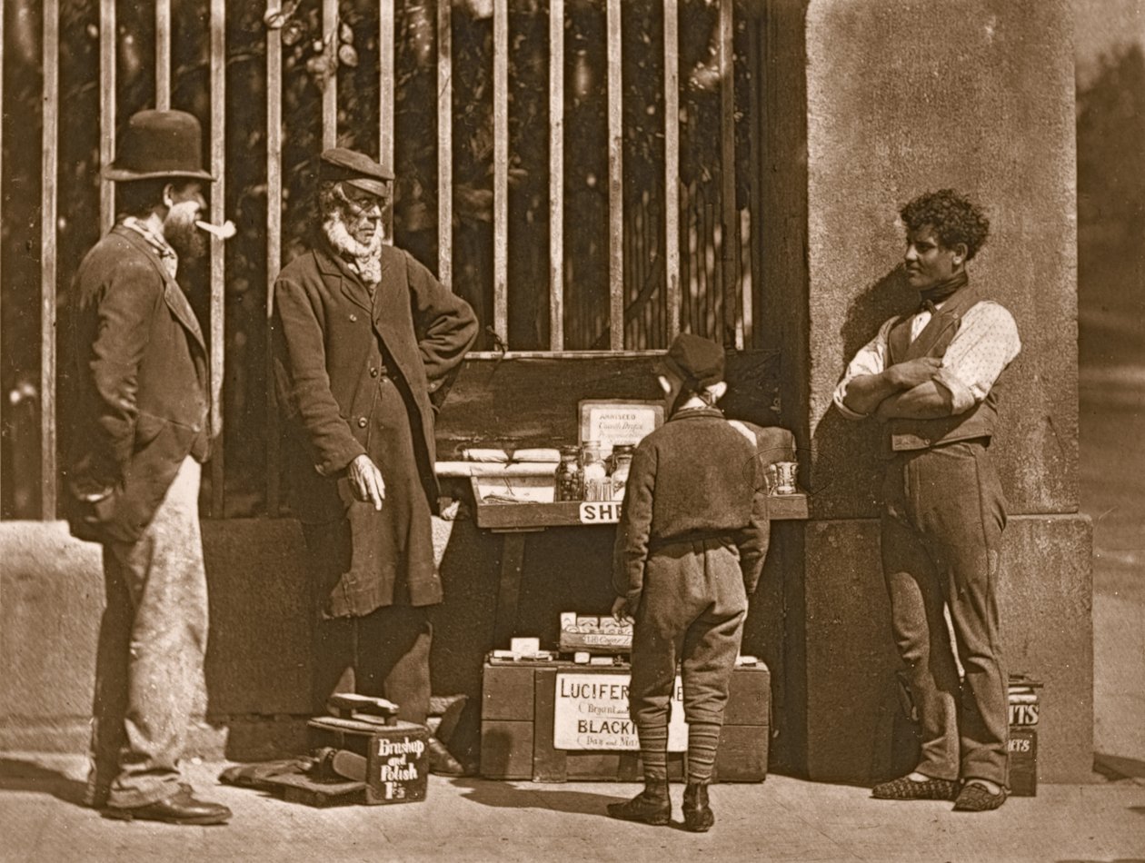 ドラマティックシューズブラック、1876-77（woodburytype） 作： ジョン・トムソン