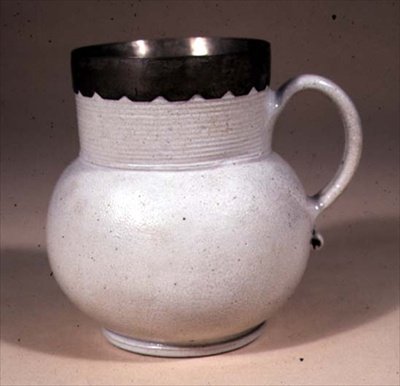 マグカップ、1680年頃（塩釉石器） 作： ジョン・ドワイト