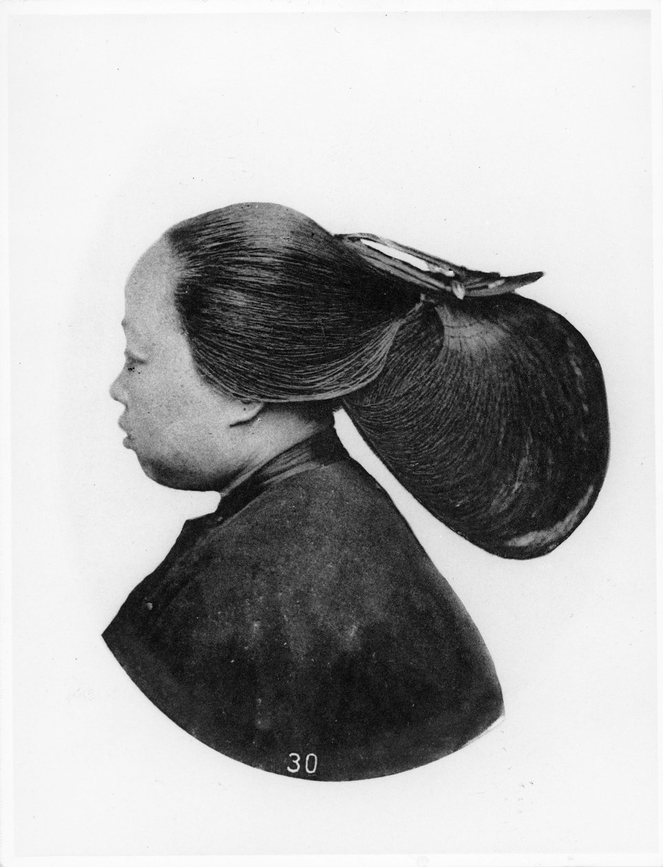 寧波の女の髪形、1867年から72年頃 作： ジョン・トムソン