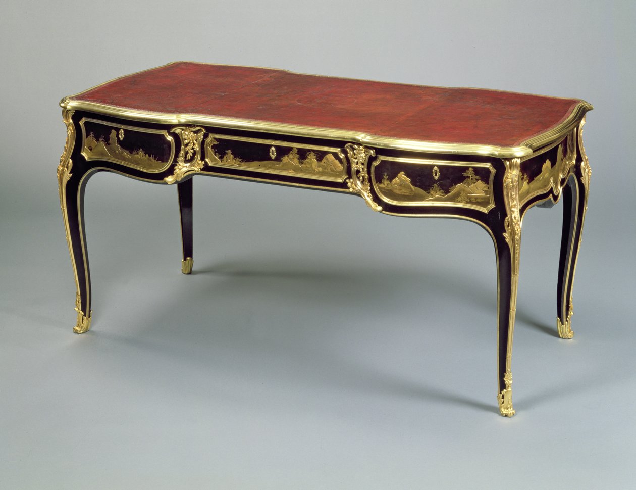 Louis XV Bureau Plat、c.1775（漆塗りのエボナイズドウッド） 作： ジョセフ・バウムハウアー