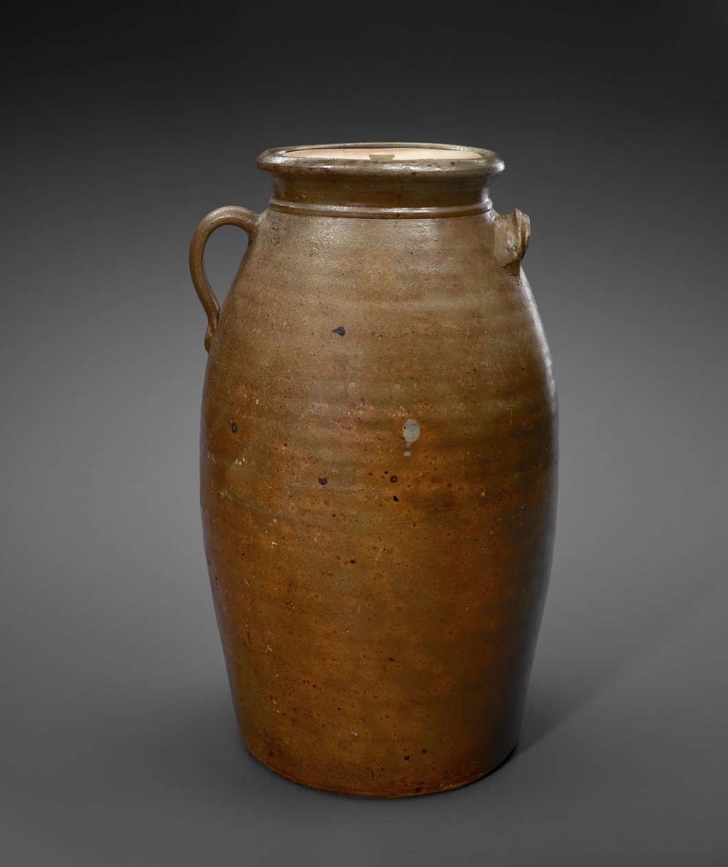 チャーン、c。 1870-1900（すべり釉石器） 作： ジョセフC.（attr.to）ラシュトン