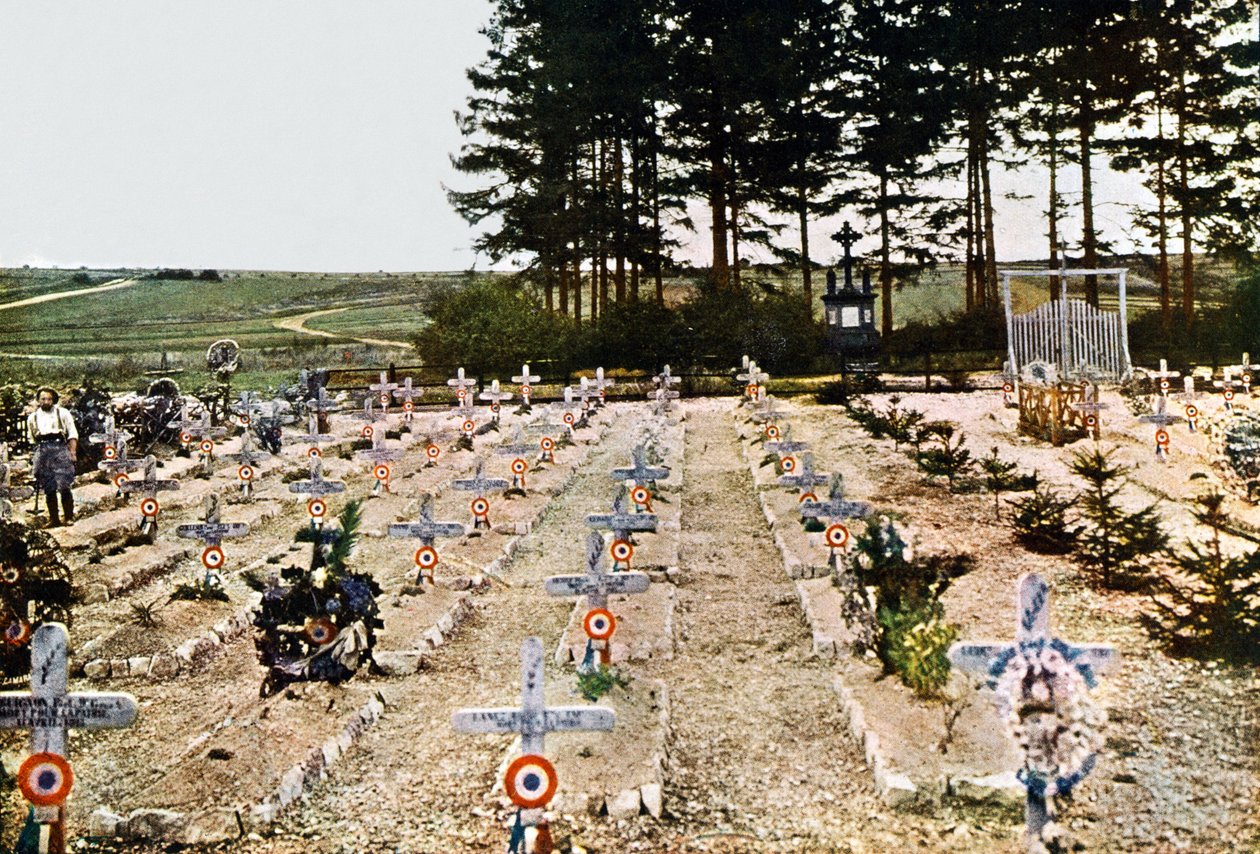 フランス軍墓地、ベルダン、1916年9月（オートクローム） 作： ジュール・ジェルヴェ・コートテルモント
