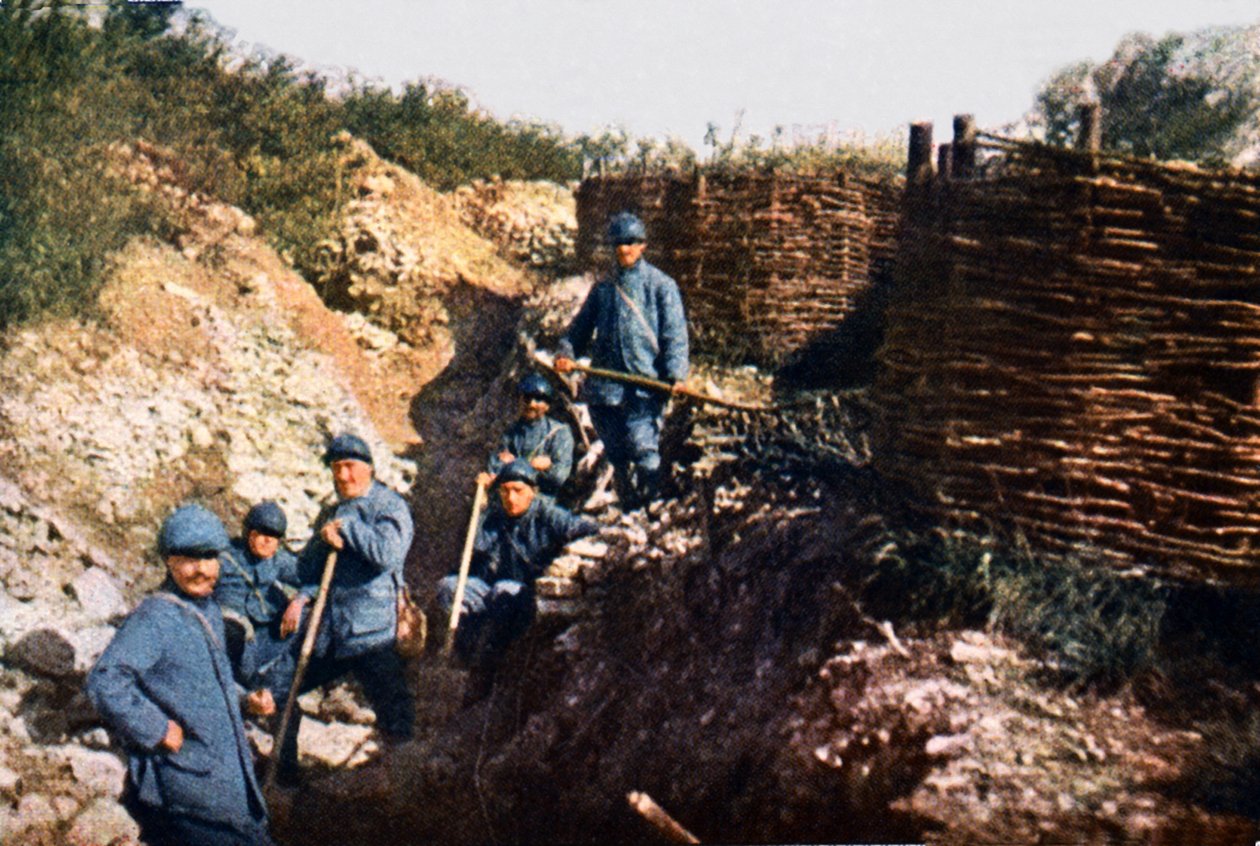 1916年9月、ベルダンの戦い、ヴォーヴルの前にいるフランスの兵士（オートクローム） 作： ジュール・ジェルヴェ・コートテルモント