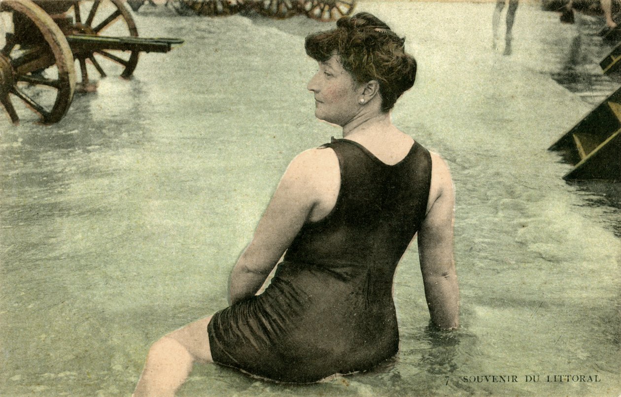 水着の女性、c。 1900年代初頭（ポストカード） 作： 無名の画家