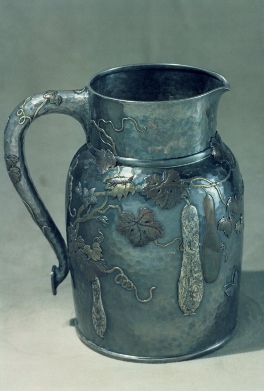 ニューヨークの水差し、1900年頃（銀、真鍮、銅） 作： ルイコンフォートティファニー