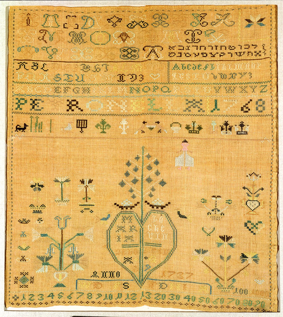 1768年に完成した刺繍サンプラー（テキスタイル） 作： Maria 1737 91スツール
