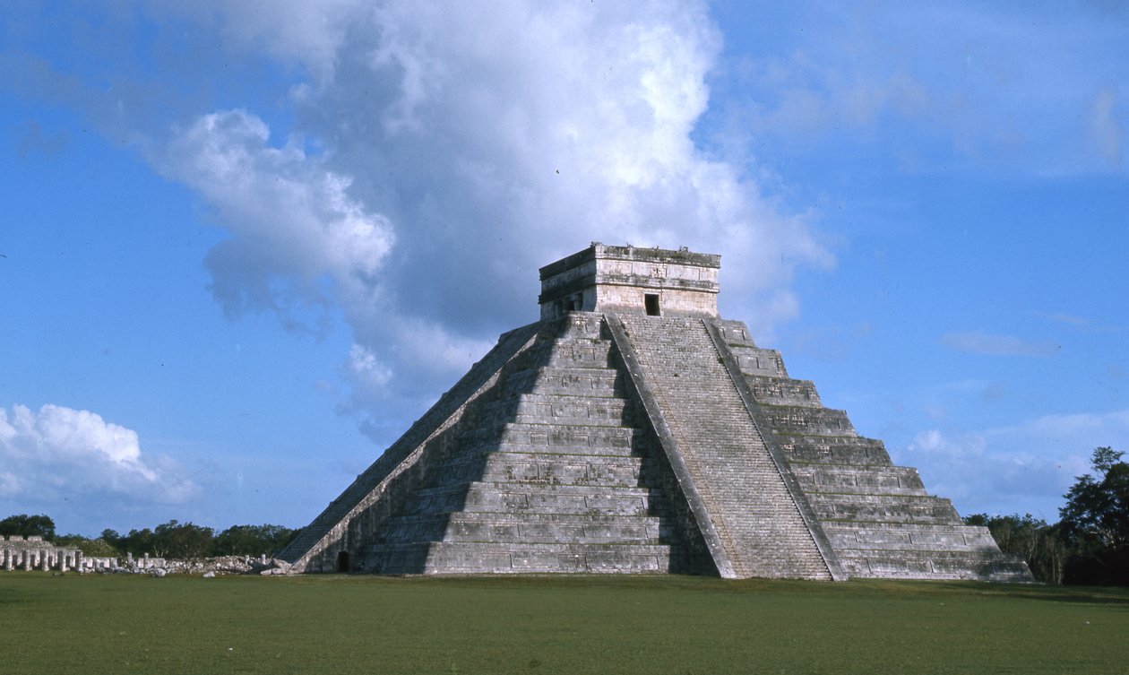 エルカスティーヨ、チチェンイツァの春分、ポストクラシック時代c 600-900 AD 作： マヤ