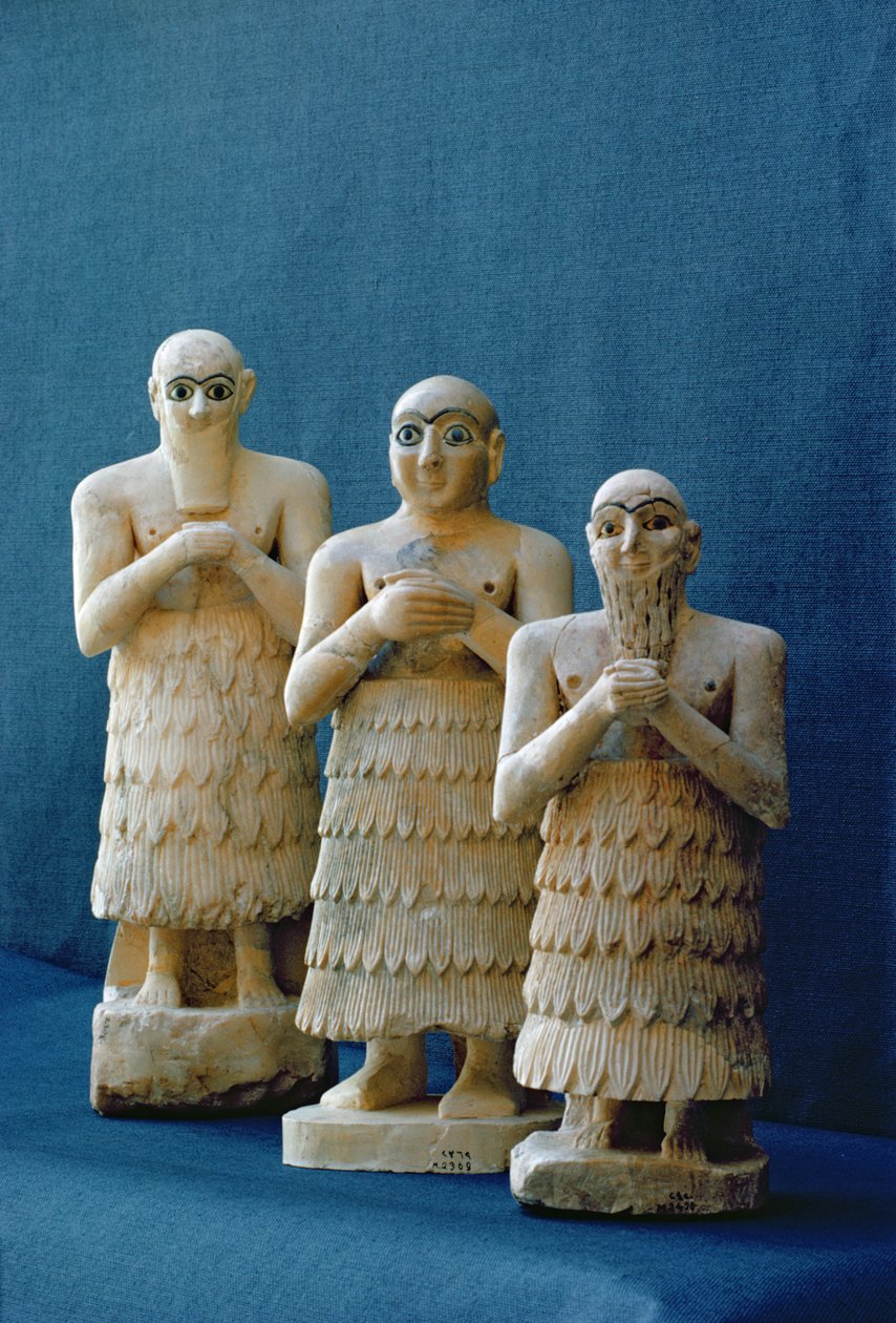 イラクのニップルで紀元前2800年頃に発掘された奉納の人物（アラバスターと金） 作： メソポタミア