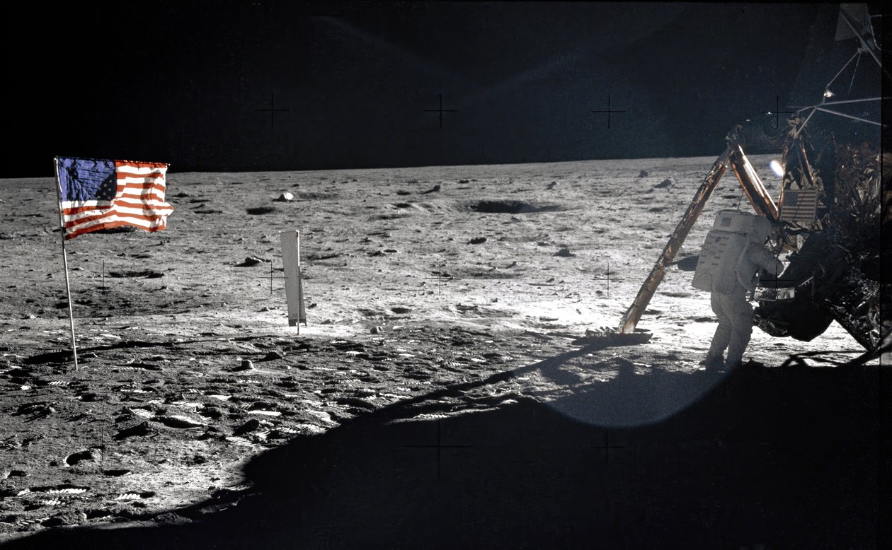 アポロ 11 号 - NASA、1969 年。 作： NASA画像