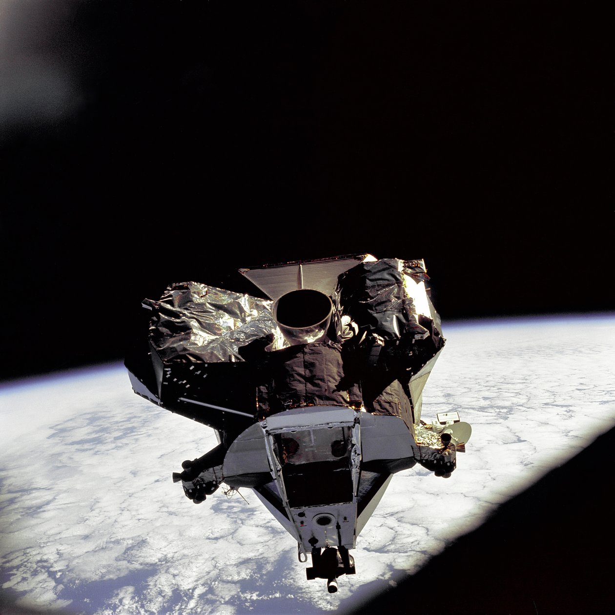 アポロ 9 号 - NASA、1969 年。 作： NASA画像