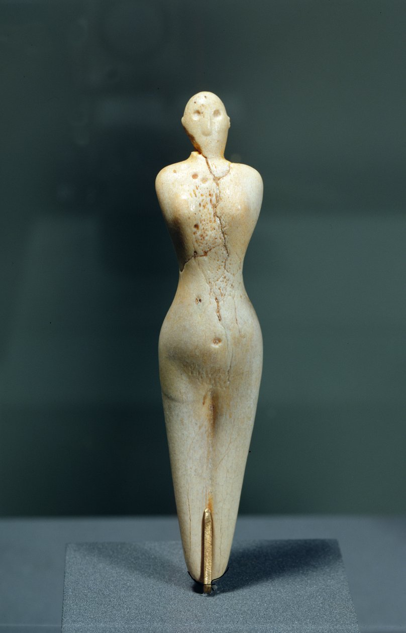 女性の置物（ワニの骨） 作： ナカダ1世エジプト人