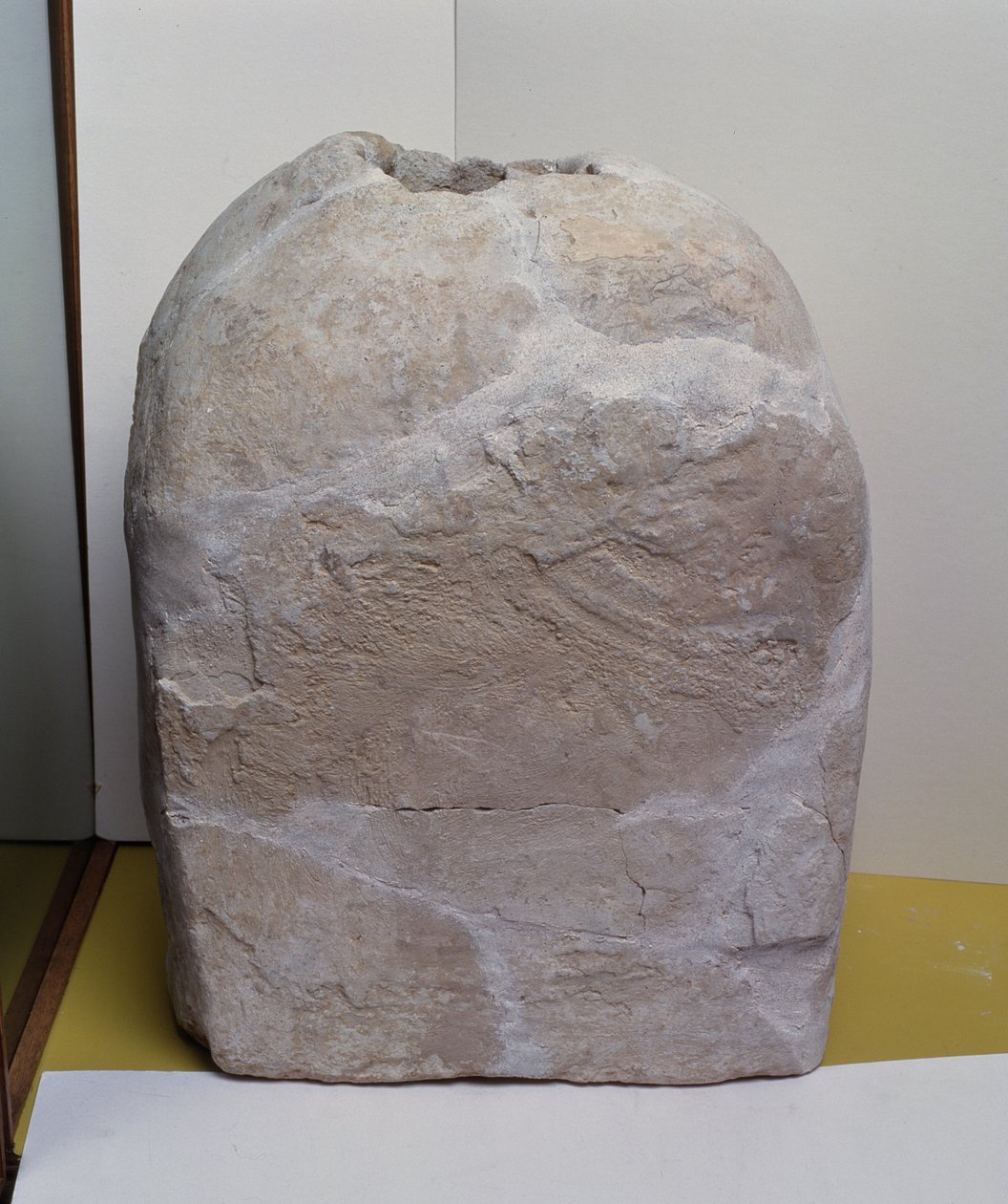 長方形の白器、ジェリコ、新石器時代B、紀元前1000〜6000年（粘土） 作： 新石器時代