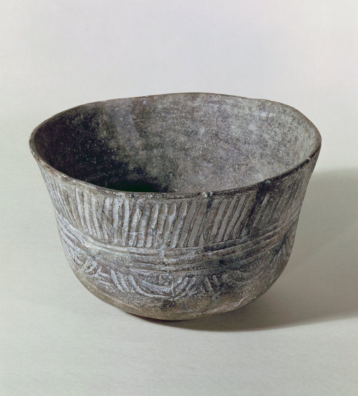 花瓶、フォントブイス、2300-1700 BC（陶器） 作： 新石器時代