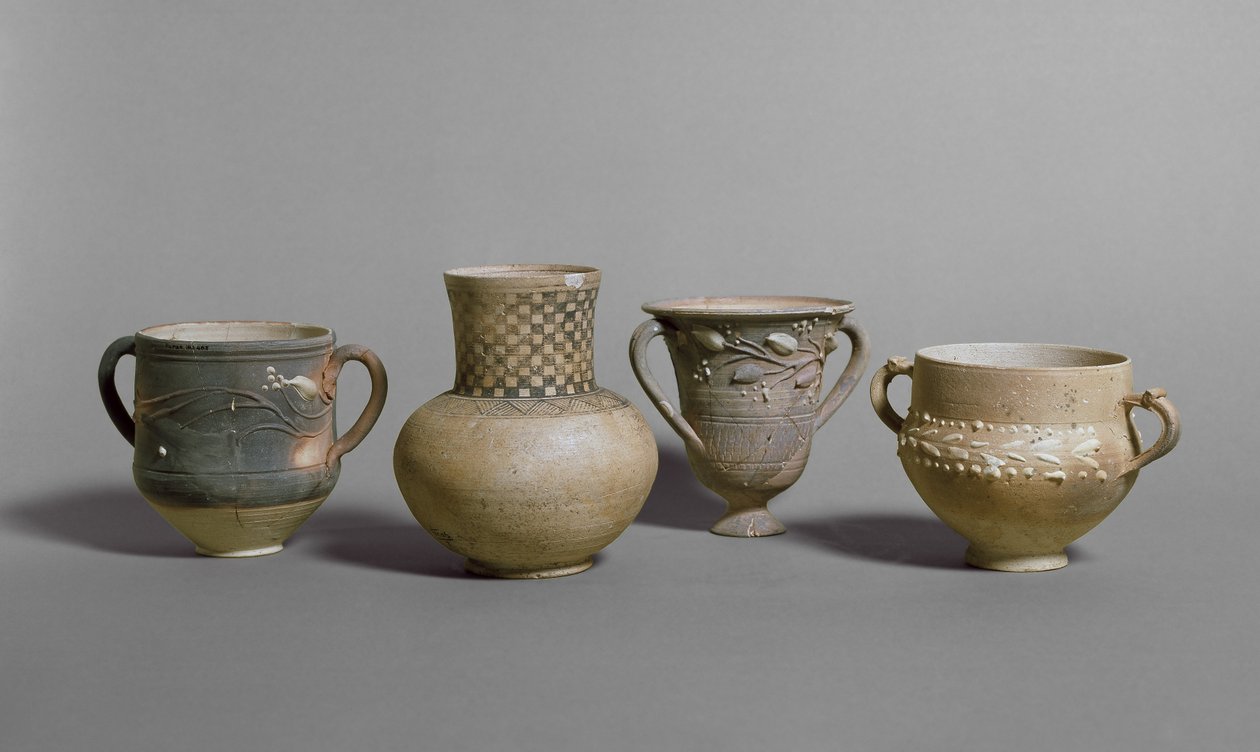 バルボタインカップと小さな壺、メロアティック時代（紀元前400年頃-紀元400年頃）（焼成粘土） 作： ヌビア人