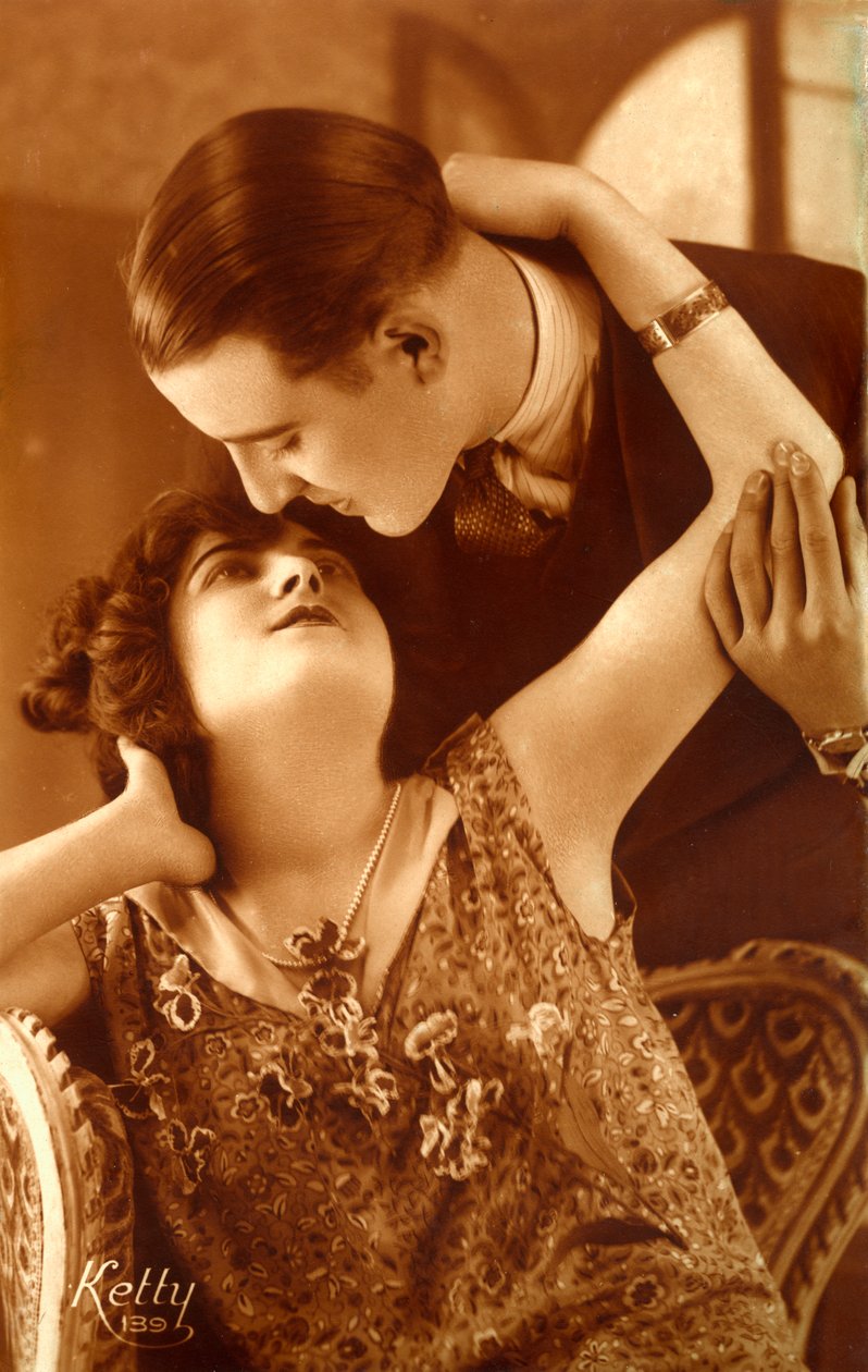 1920年代 フランス人カップルの抱擁 作： 写真家フランス人