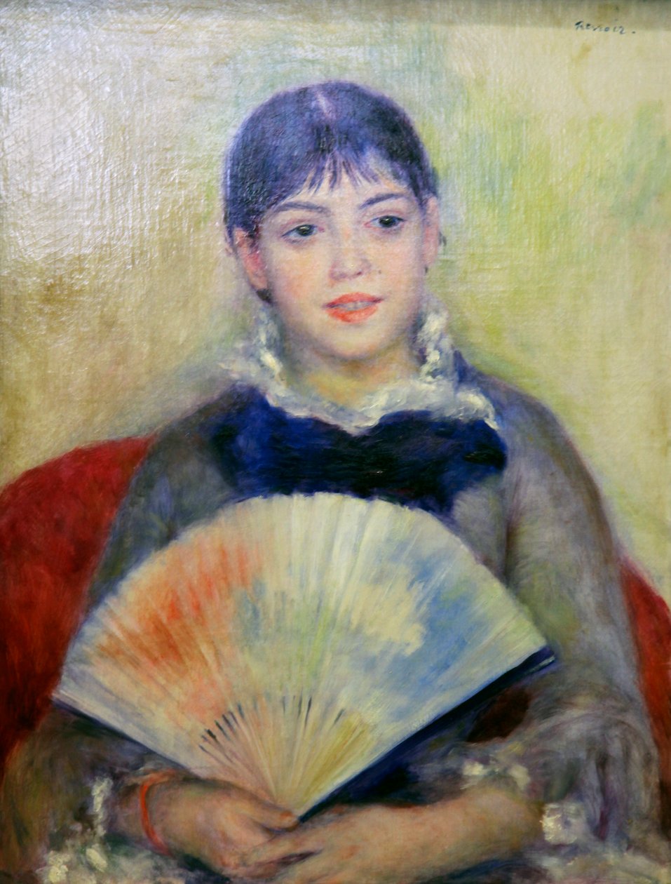 「扇子を持つ若い女性」、1880年 作： ピエールオーギュストルノワール